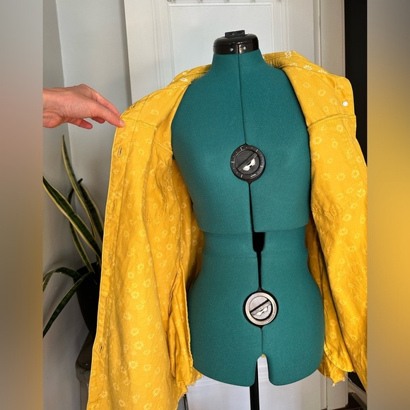 Polagram medium cotton yellow and white flower button up barn jacket - Picture 12 of 15